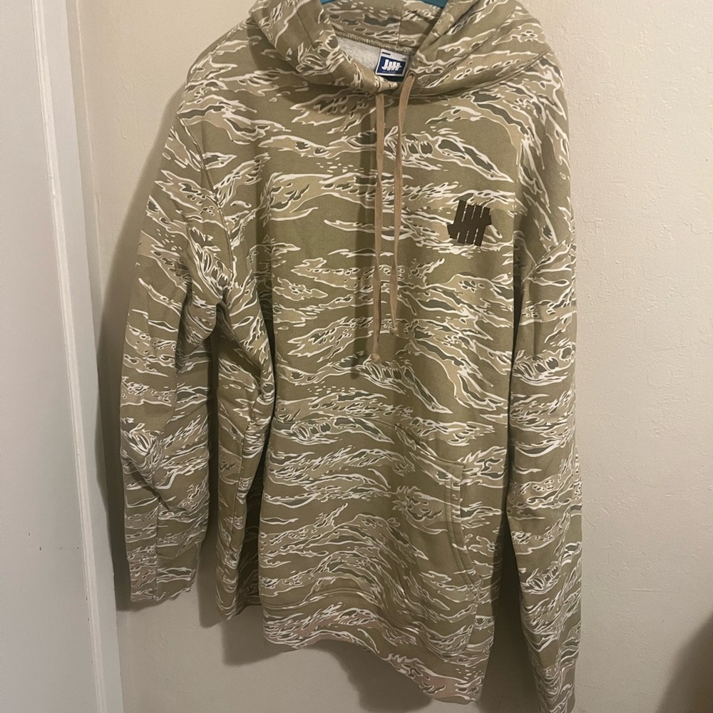UNDEFEATED KHAKI CAMO HOODIE SIZE 2XL